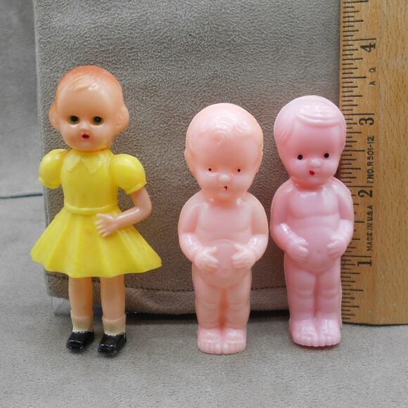 Vintage Celluloid Carnival Prize Toy Doll Lot: Girl in Yellow Dress & 2 Babies - Picture 2 of 9